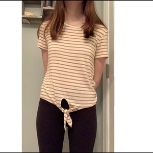 Gold striped shirt sleeve shirt